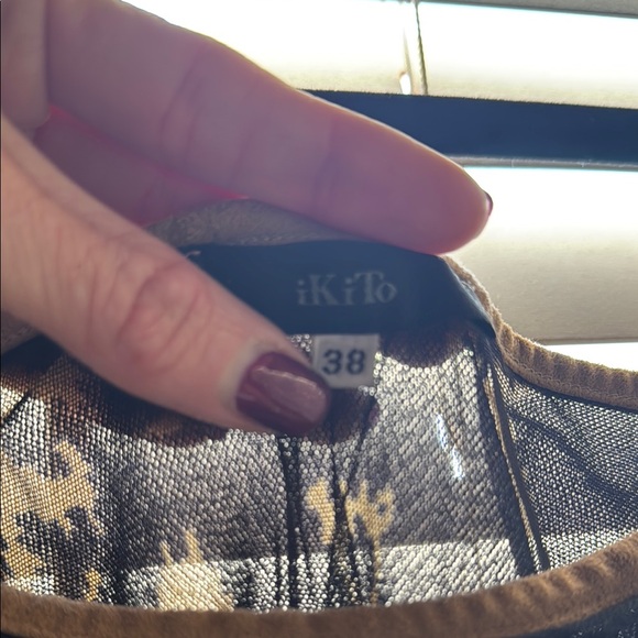 Brown and Red Fitted Camisole Top - Picture 4 of 7